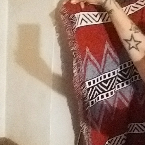 Sweater open shrug/poncho - Picture 2 of 2